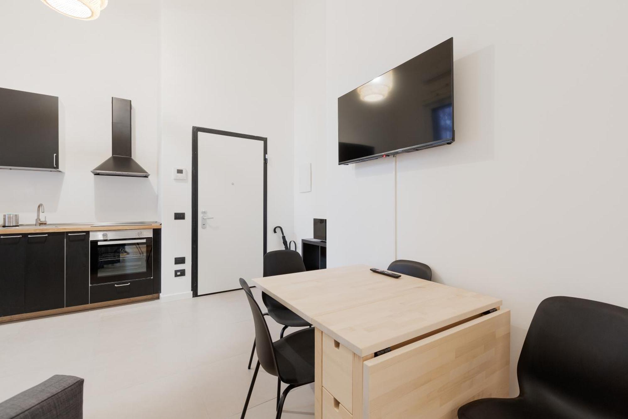 Cozy Corner With Balcony And Private Garage! Apartment Milan Exterior photo