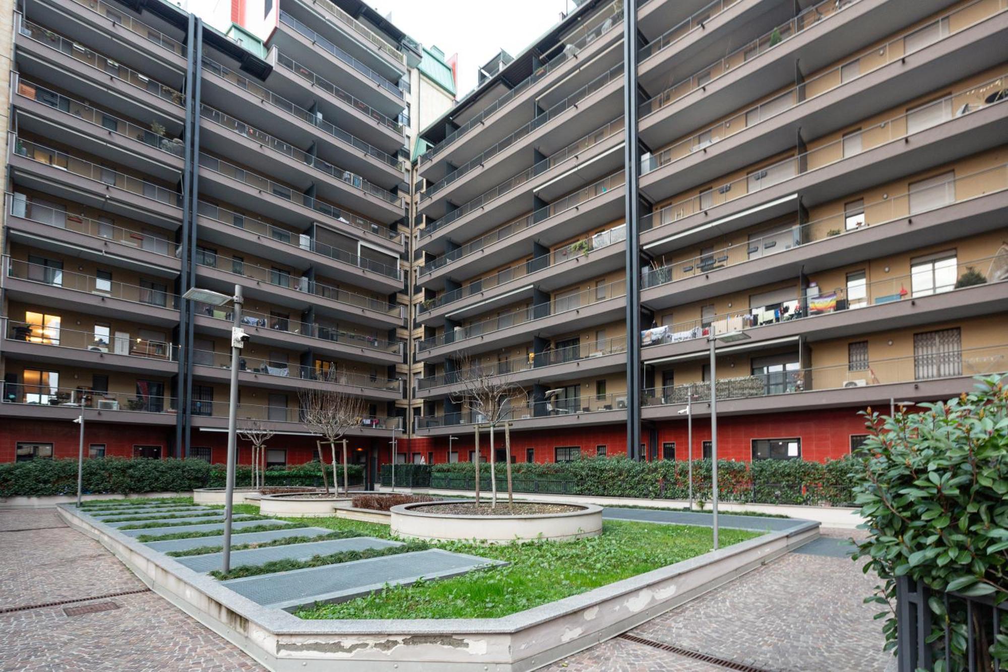 Cozy Corner With Balcony And Private Garage! Apartment Milan Exterior photo