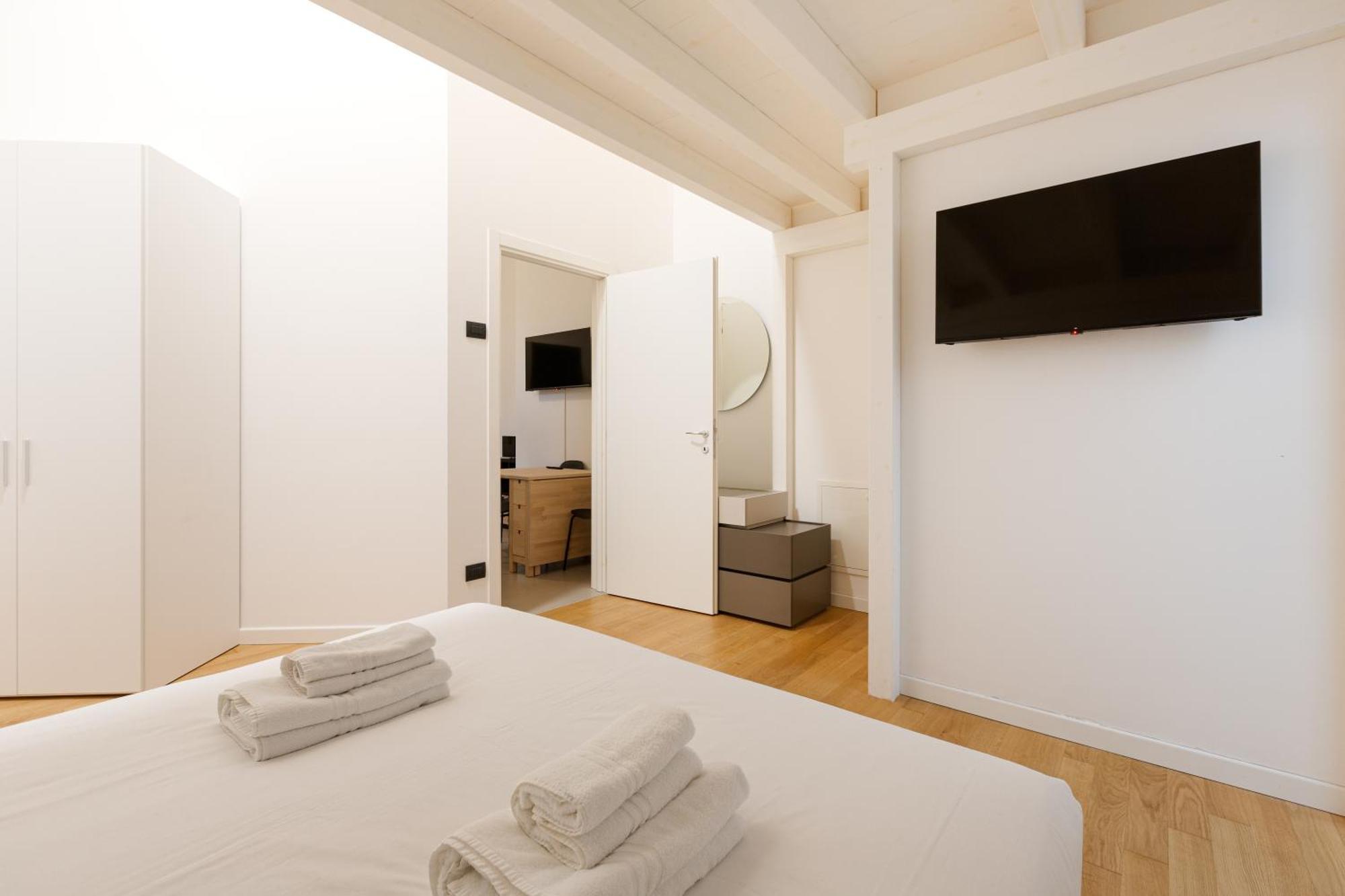 Cozy Corner With Balcony And Private Garage! Apartment Milan Exterior photo