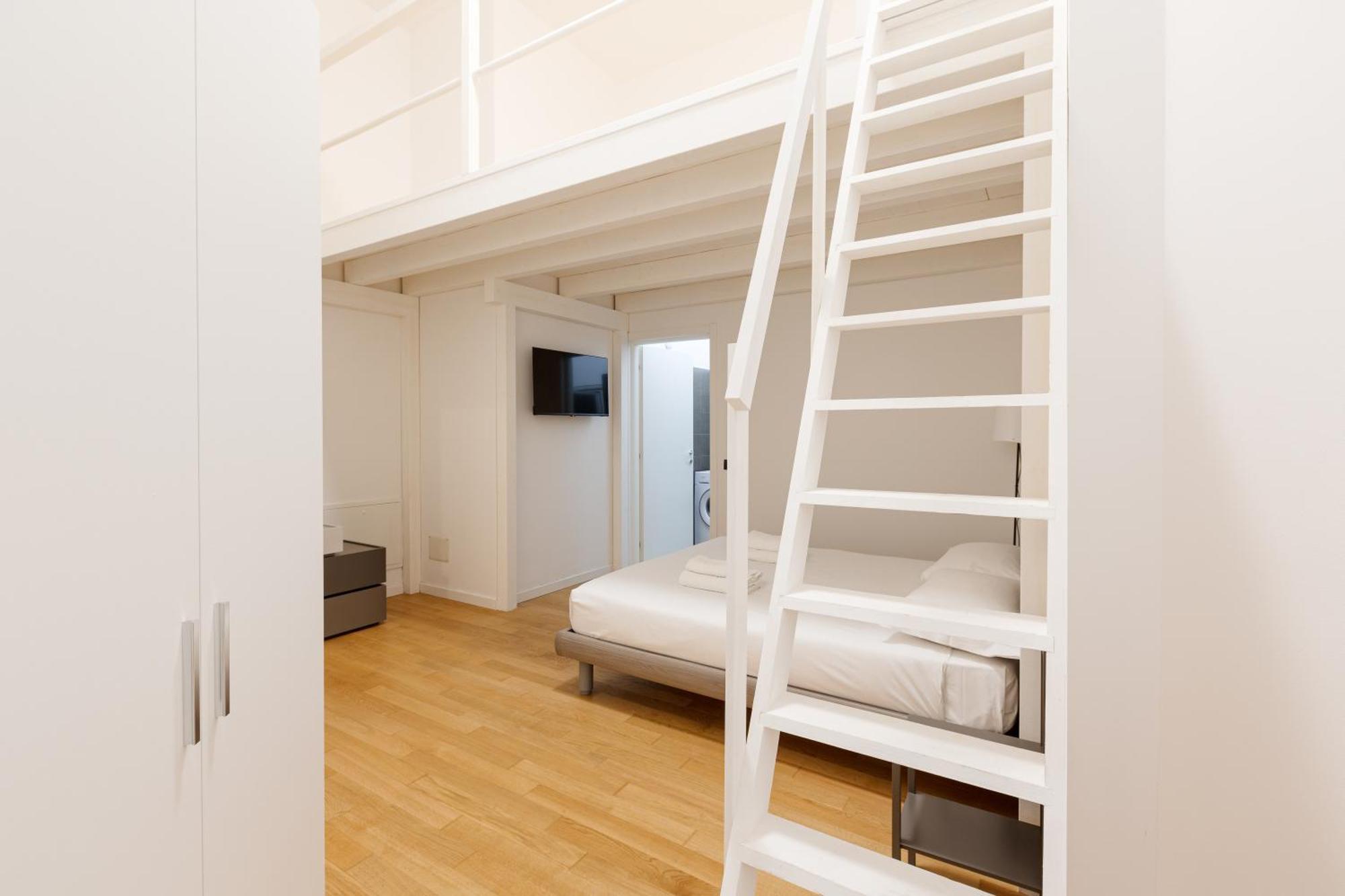 Cozy Corner With Balcony And Private Garage! Apartment Milan Exterior photo